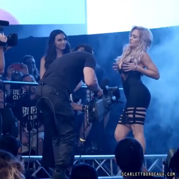 realscarlettbordeaux20180730_Still076.jpg